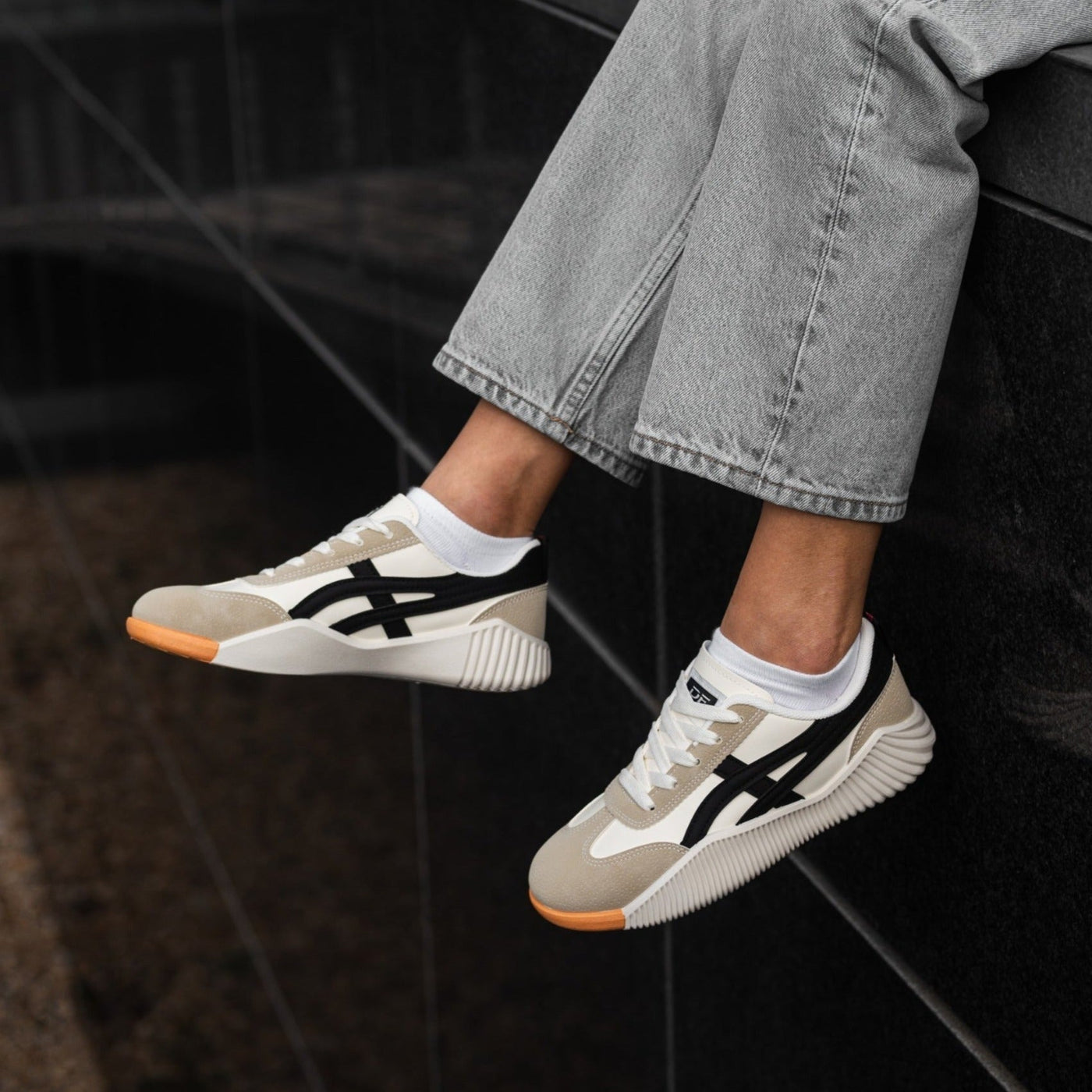 Elin™ | Vintage Sneakers