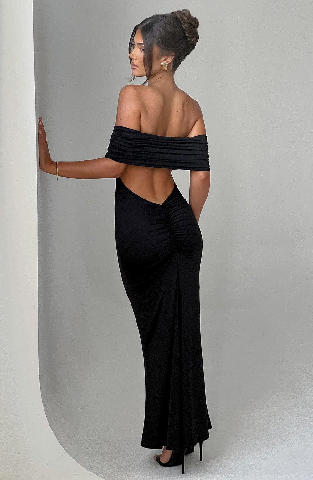 Azrya ™ | Elegant Backless Maxi Dress